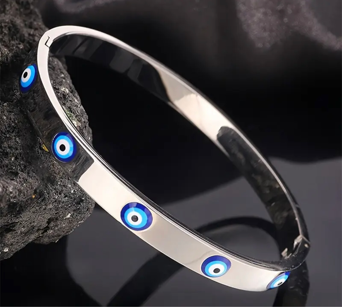 Stylish Silver Alloy Evil Eye Bracelet