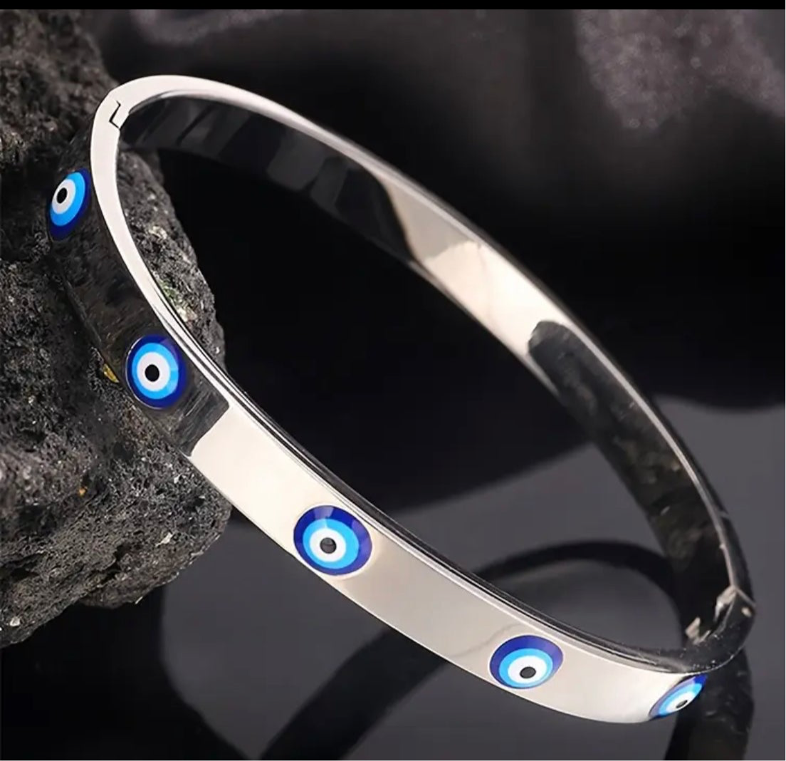 Stylish Silver Alloy Evil Eye Bracelet