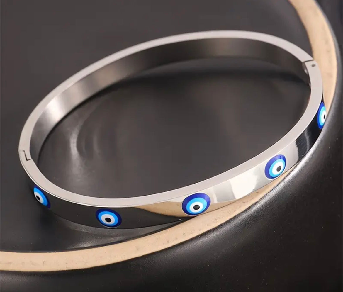 Stylish Silver Alloy Evil Eye Bracelet