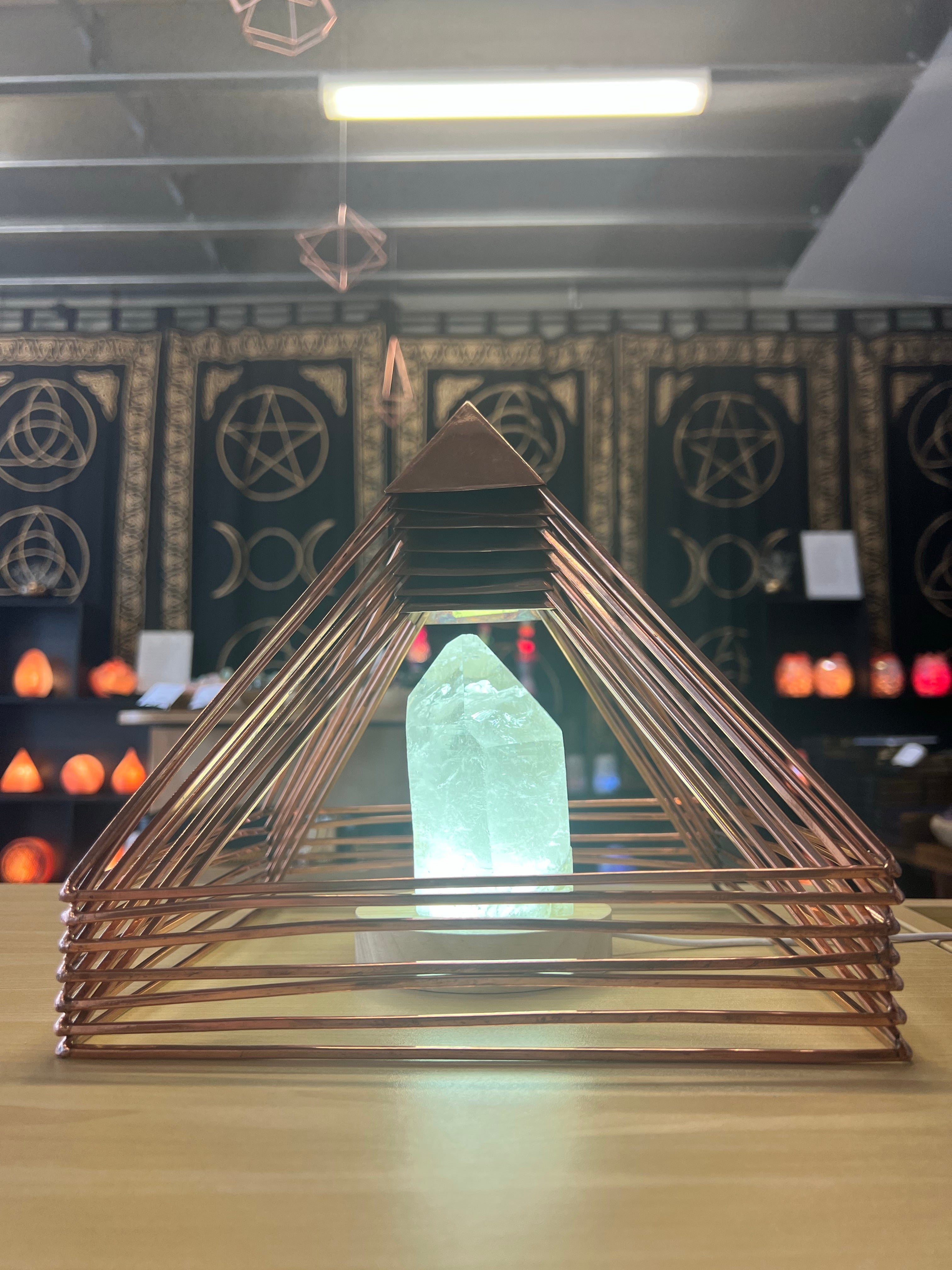 Copper Pyramid 22 cm